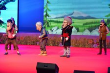 В Баку прошла сказочная битва Кельоглана и Гаравезира (ФОТО)