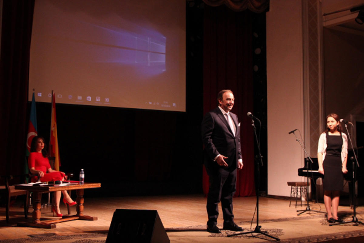 Частичка Испании в Баку (ФОТО)