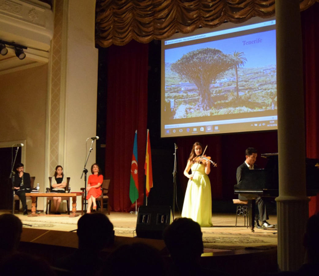 Частичка Испании в Баку (ФОТО)