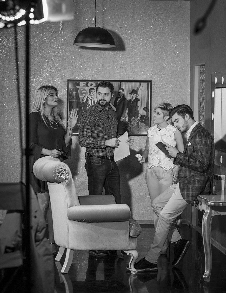 Лев ушел из дома и ... пришел к азербайджанским ведущим (ФОТО, ВИДЕО)