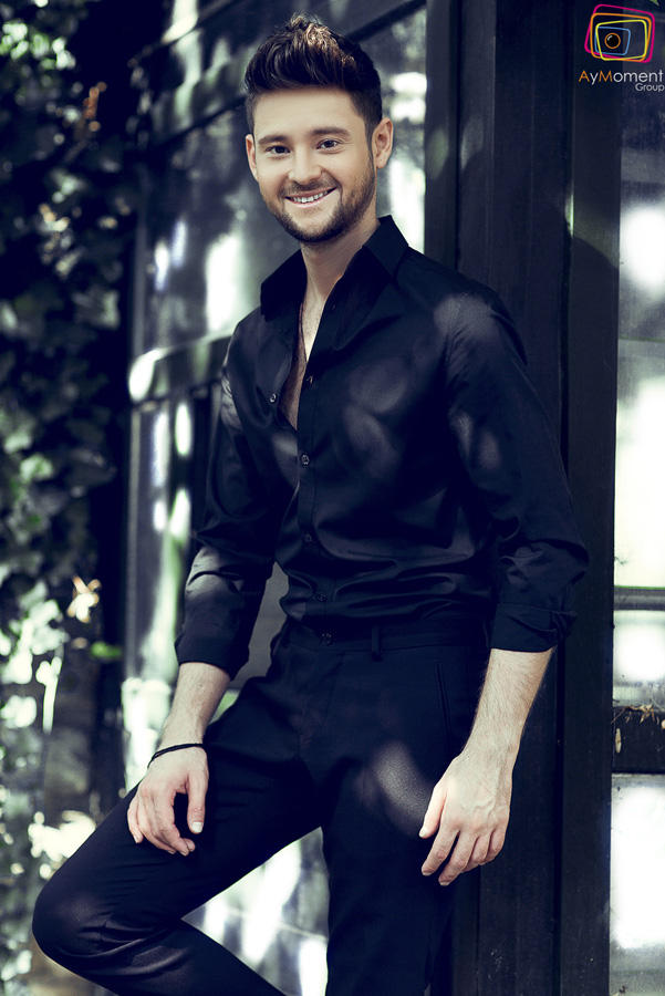 Street style победителя "Евровидения" в Баку (ФОТО)