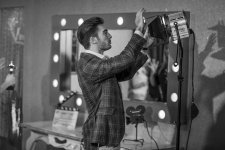 Лев ушел из дома и ... пришел к азербайджанским ведущим (ФОТО, ВИДЕО)