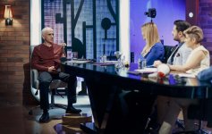 Лев ушел из дома и ... пришел к азербайджанским ведущим (ФОТО, ВИДЕО)