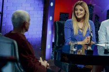 Лев ушел из дома и ... пришел к азербайджанским ведущим (ФОТО, ВИДЕО)