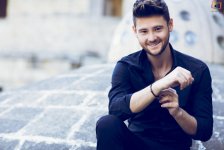 Street style победителя "Евровидения" в Баку (ФОТО)