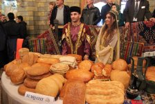 Самый горячий и ароматный Международный фестиваль хлеба в Баку (ФОТО)