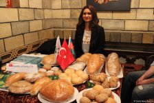 Самый горячий и ароматный Международный фестиваль хлеба в Баку (ФОТО)