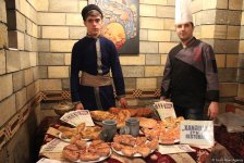 Самый горячий и ароматный Международный фестиваль хлеба в Баку (ФОТО)