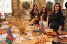 Самый горячий и ароматный Международный фестиваль хлеба в Баку (ФОТО)