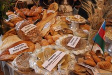 Самый горячий и ароматный Международный фестиваль хлеба в Баку (ФОТО)