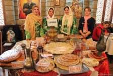 Самый горячий и ароматный Международный фестиваль хлеба в Баку (ФОТО)