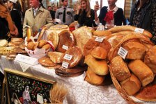 Самый горячий и ароматный Международный фестиваль хлеба в Баку (ФОТО)