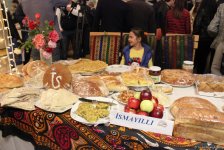 Самый горячий и ароматный Международный фестиваль хлеба в Баку (ФОТО)