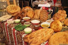 Самый горячий и ароматный Международный фестиваль хлеба в Баку (ФОТО)