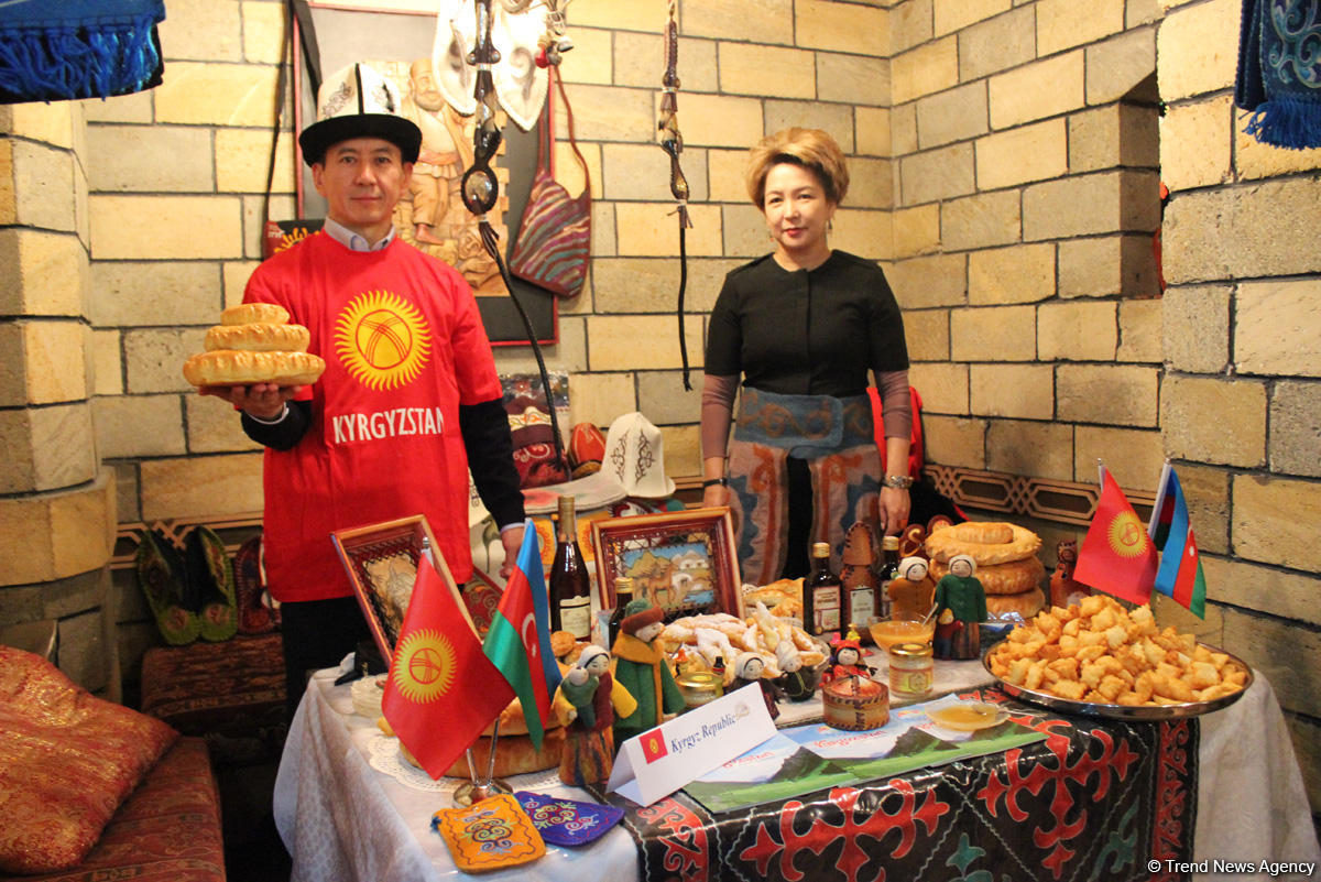 Самый горячий и ароматный Международный фестиваль хлеба в Баку (ФОТО)