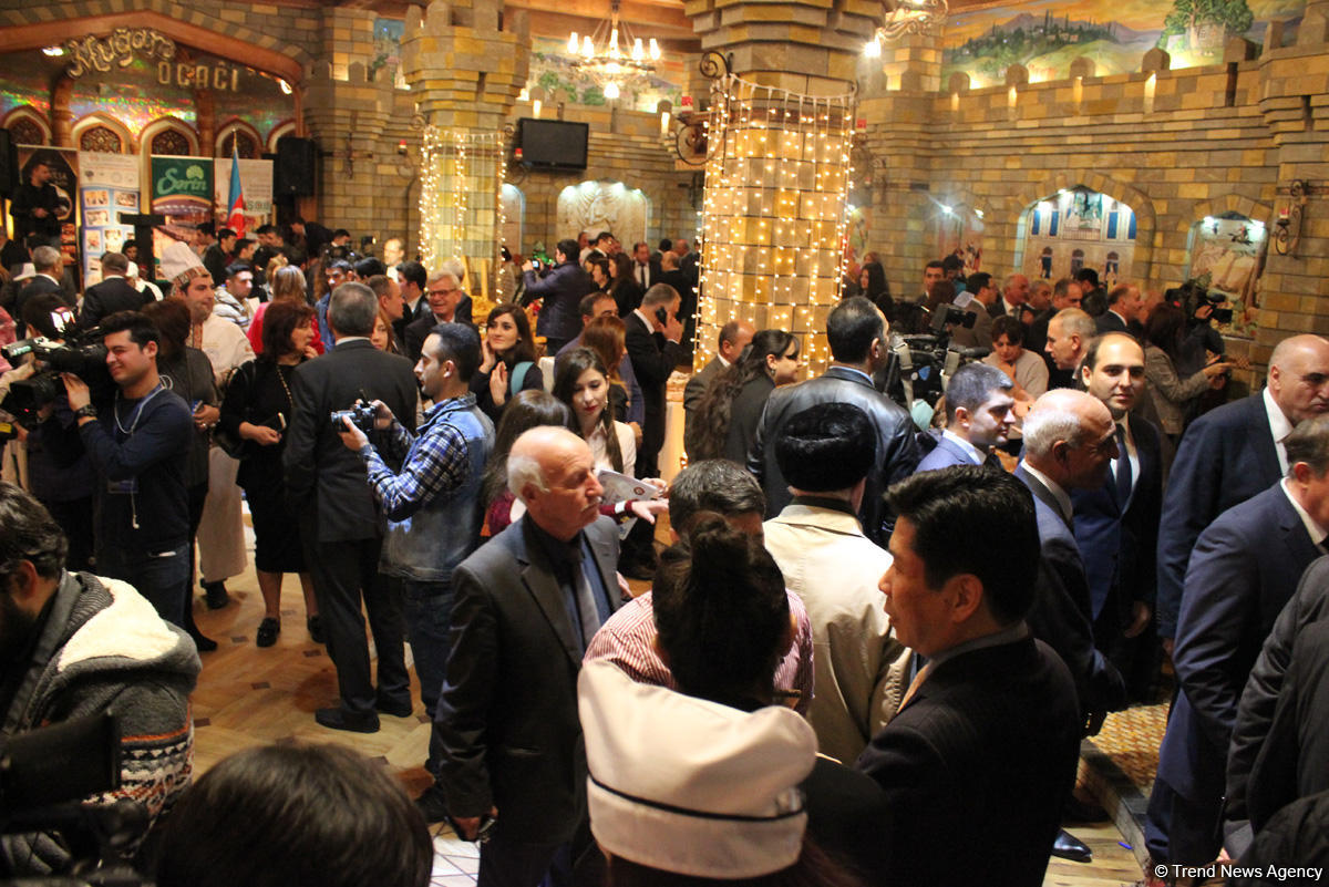 Самый горячий и ароматный Международный фестиваль хлеба в Баку (ФОТО)