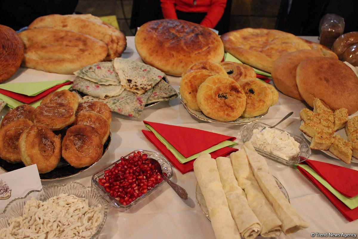 Самый горячий и ароматный Международный фестиваль хлеба в Баку (ФОТО)