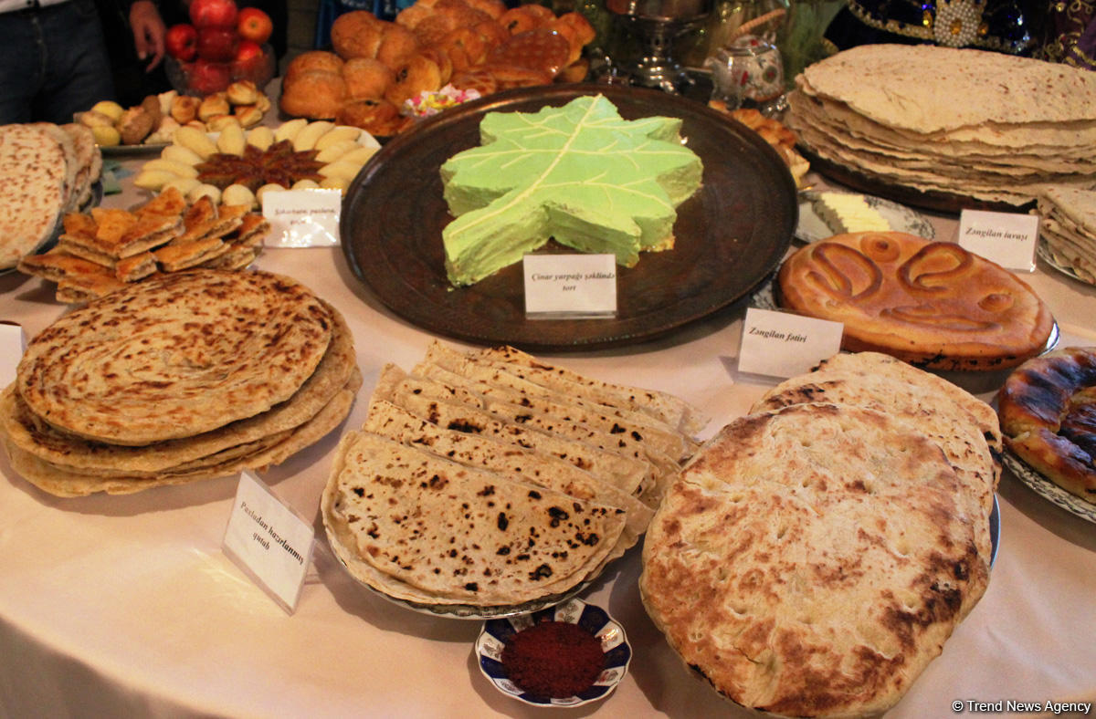 Самый горячий и ароматный Международный фестиваль хлеба в Баку (ФОТО)
