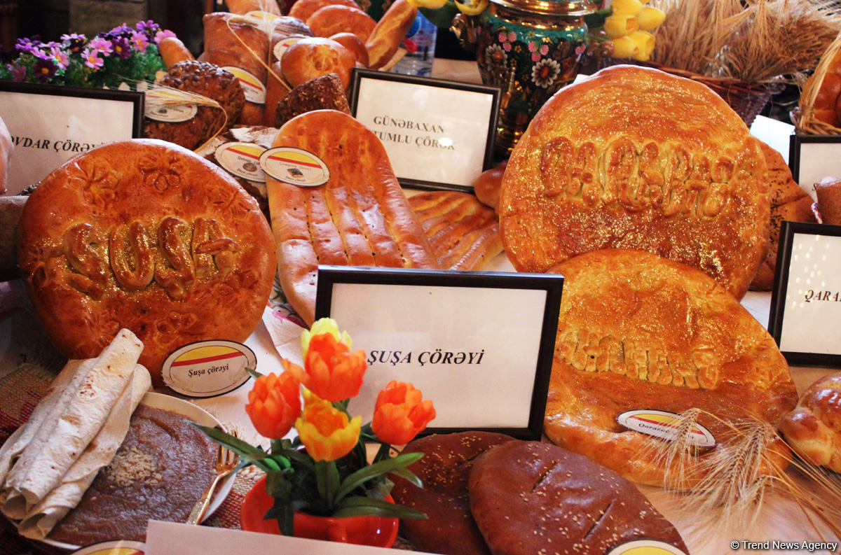 Самый горячий и ароматный Международный фестиваль хлеба в Баку (ФОТО)