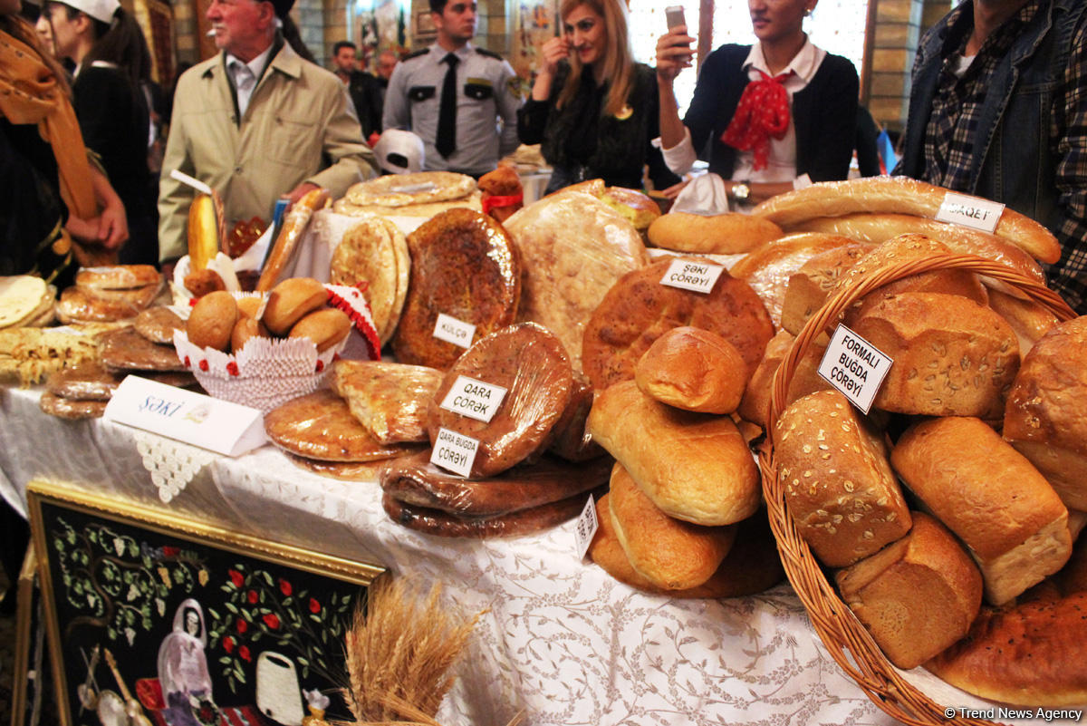 Самый горячий и ароматный Международный фестиваль хлеба в Баку (ФОТО)