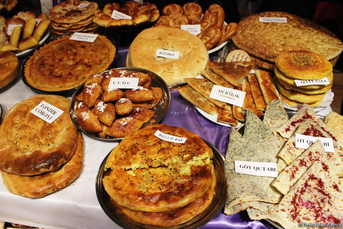 Самый горячий и ароматный Международный фестиваль хлеба в Баку (ФОТО)