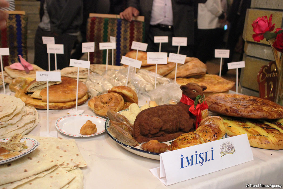 Самый горячий и ароматный Международный фестиваль хлеба в Баку (ФОТО)