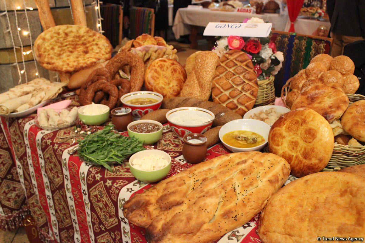 Самый горячий и ароматный Международный фестиваль хлеба в Баку (ФОТО)
