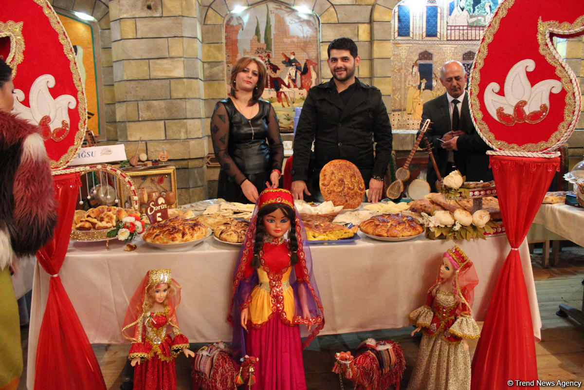 Самый горячий и ароматный Международный фестиваль хлеба в Баку (ФОТО)