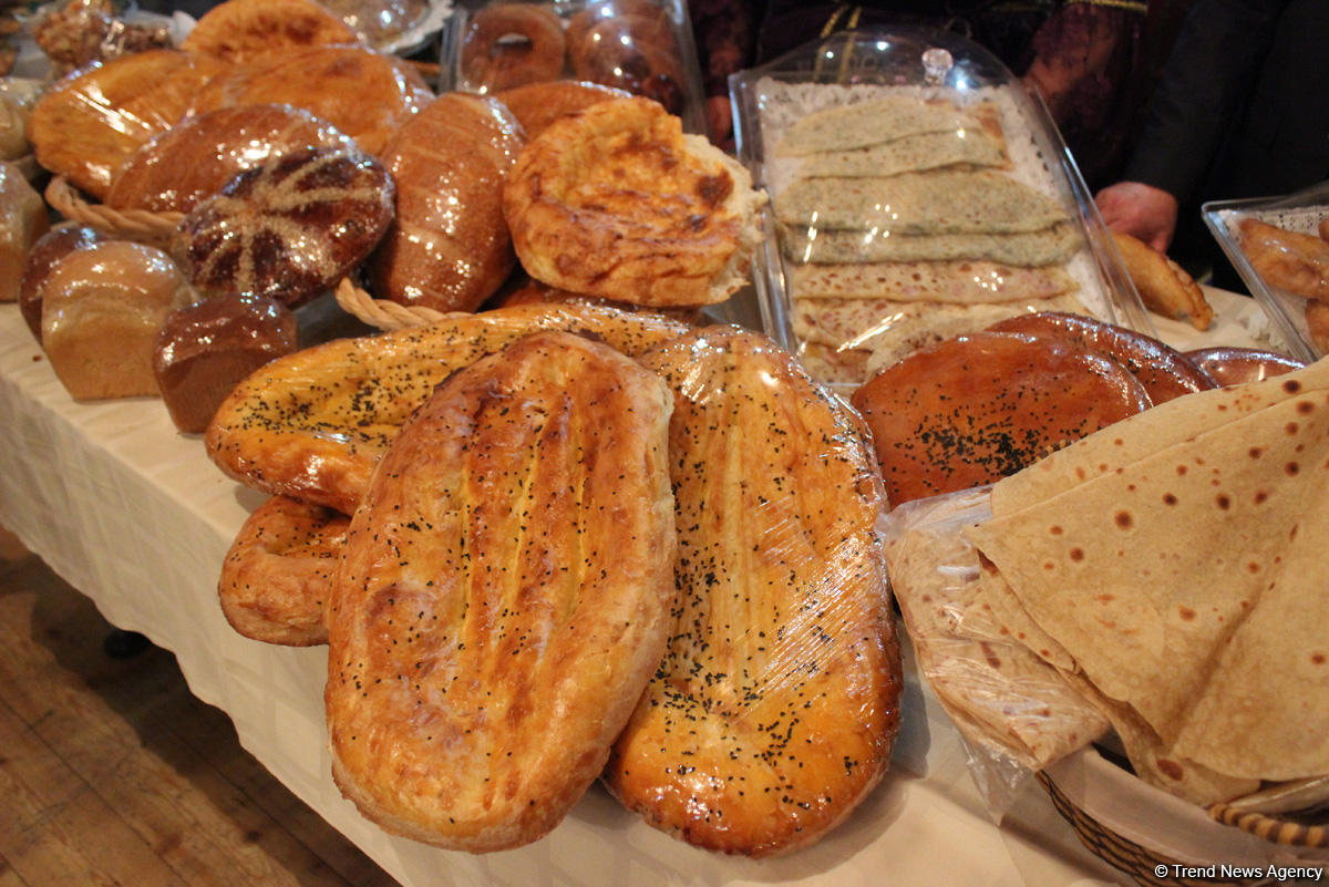 Самый горячий и ароматный Международный фестиваль хлеба в Баку (ФОТО)