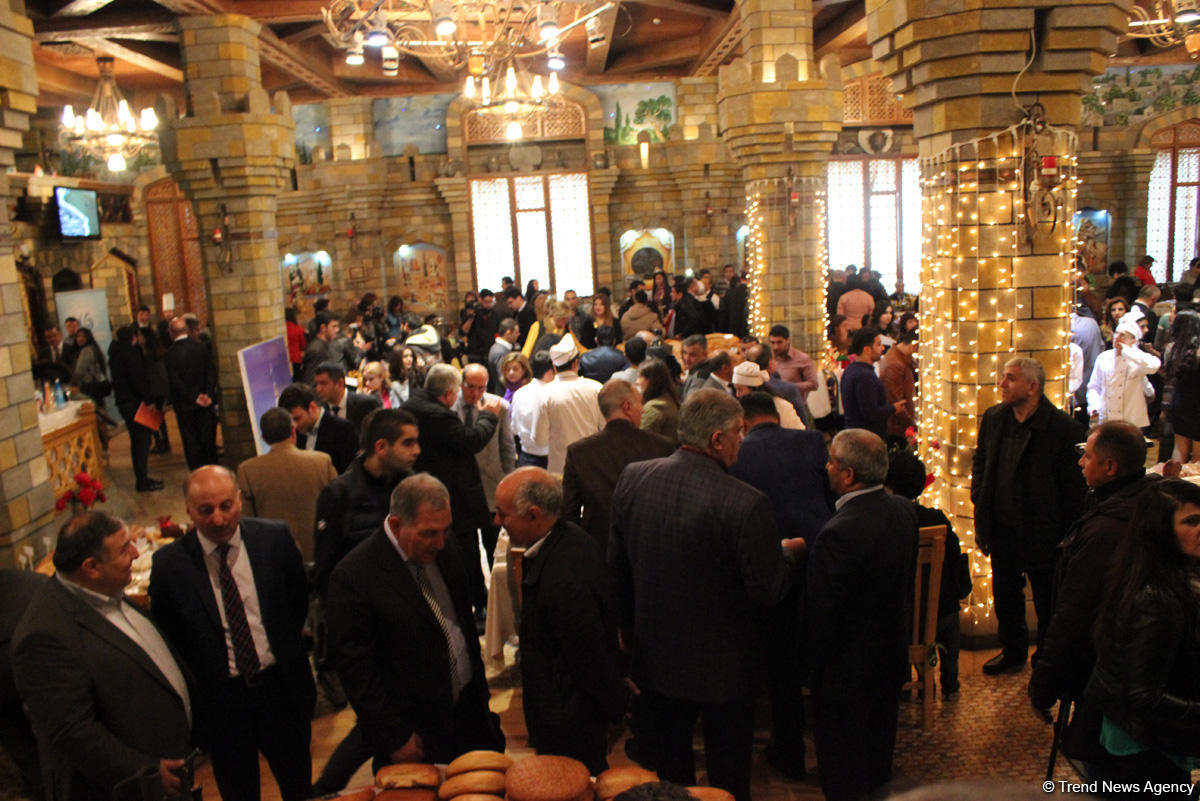 Самый горячий и ароматный Международный фестиваль хлеба в Баку (ФОТО)