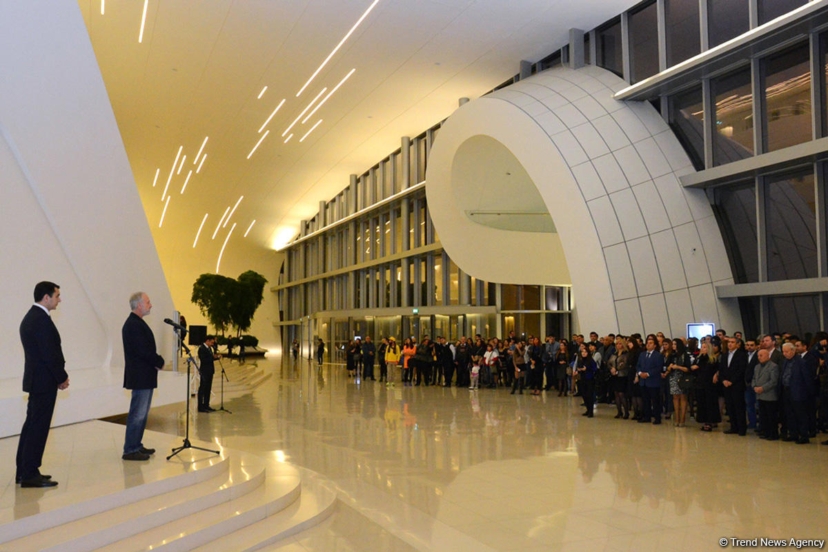 В Центре Гейдара Алиева представлены потрясающие кадры с выставки фотографа-путешественника Тео Аллофса  "Неизведанная Африка" (ФОТО)