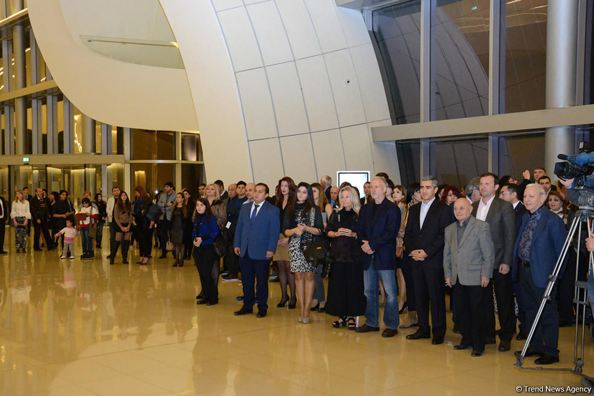 В Центре Гейдара Алиева представлены потрясающие кадры с выставки фотографа-путешественника Тео Аллофса  "Неизведанная Африка" (ФОТО)