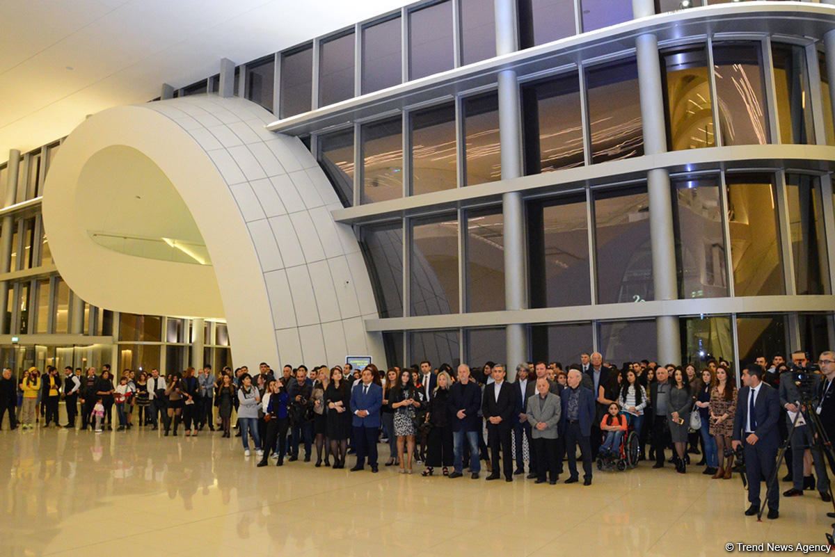 В Центре Гейдара Алиева представлены потрясающие кадры с выставки фотографа-путешественника Тео Аллофса  "Неизведанная Африка" (ФОТО)