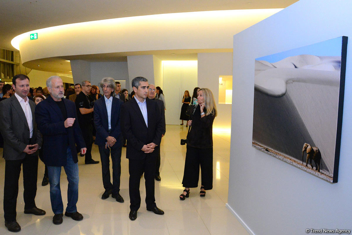 В Центре Гейдара Алиева представлены потрясающие кадры с выставки фотографа-путешественника Тео Аллофса  "Неизведанная Африка" (ФОТО)