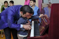 Азербайджанские спортсмены порадовали детей (ФОТО)