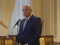 Реализм и гармония красок Эюба Гусейнова: портреты и пейзажи (ФОТО)