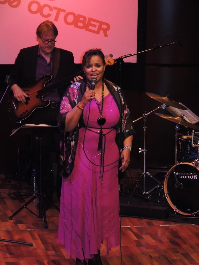 Пленительный голос Деборы Картер покорил бакинскую публику (ФОТО)