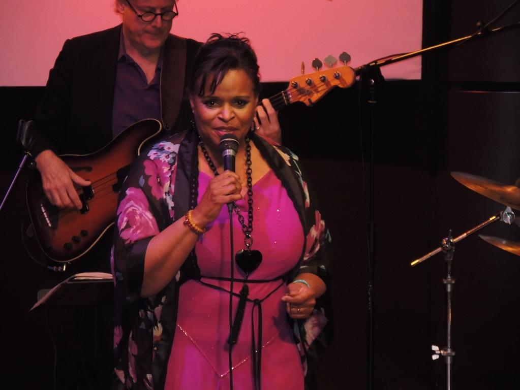 Пленительный голос Деборы Картер покорил бакинскую публику (ФОТО)