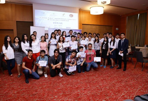 Стартовал школьный чемпионат по игре Parlaq Zəka (ФОТО)