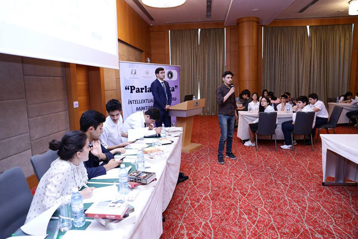 Стартовал школьный чемпионат по игре Parlaq Zəka (ФОТО)