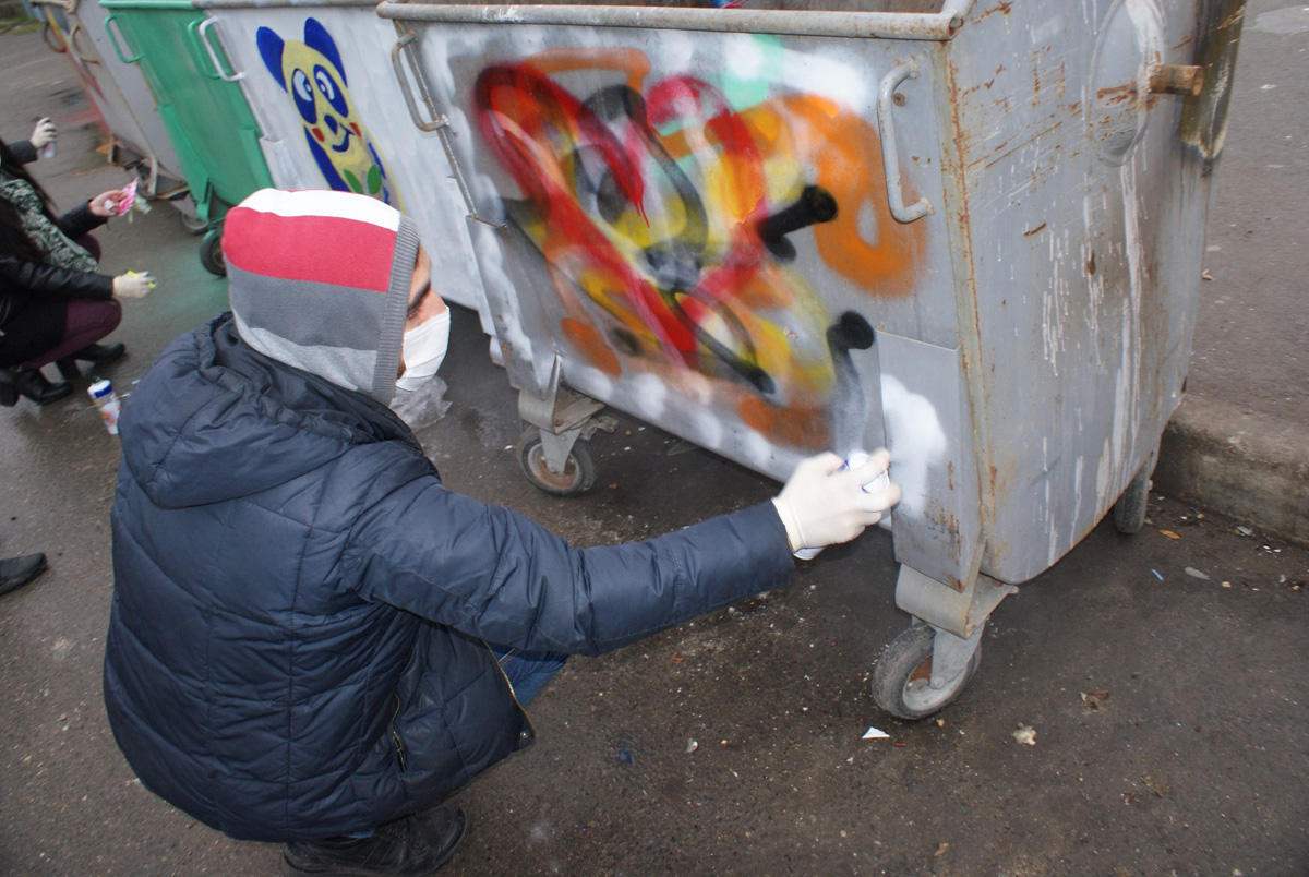 Рисунки на мусорных контейнерах - уличное искусство в Сумгайыте (ФОТО)