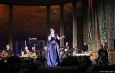 "Осенняя любовь": Потрясающий концерт Гюлюстан Алиевой (ФОТО)