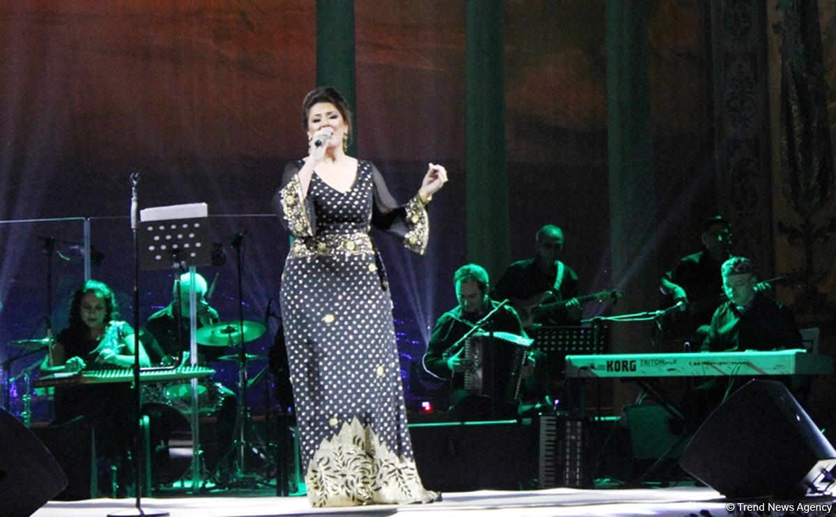 "Осенняя любовь": Потрясающий концерт Гюлюстан Алиевой (ФОТО)
