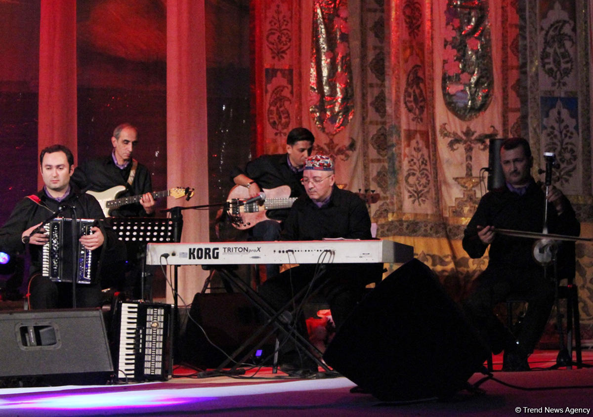 "Осенняя любовь": Потрясающий концерт Гюлюстан Алиевой (ФОТО)