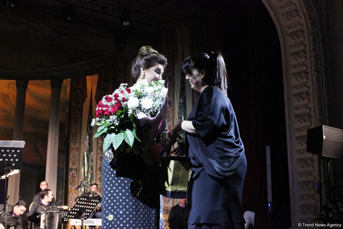 "Осенняя любовь": Потрясающий концерт Гюлюстан Алиевой (ФОТО)