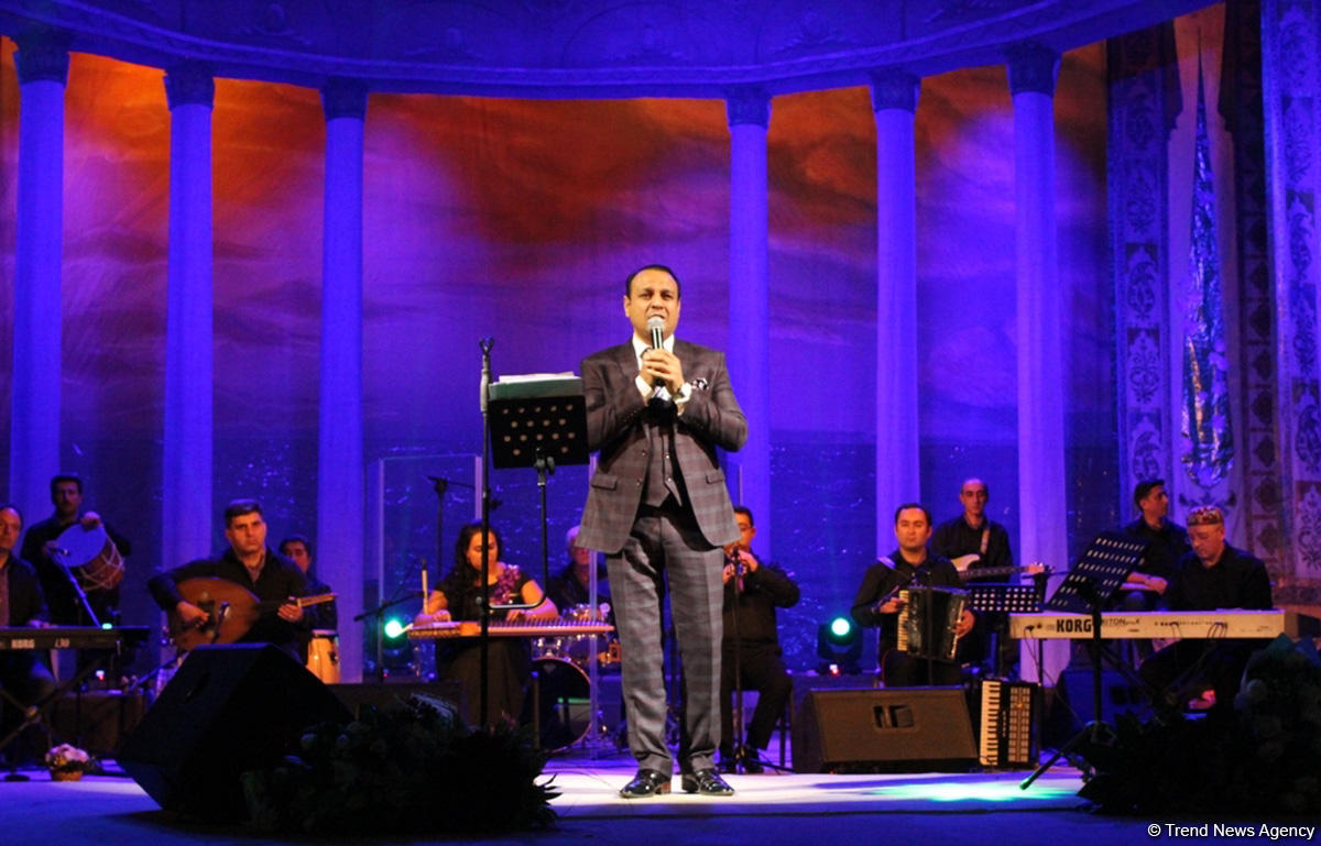 "Осенняя любовь": Потрясающий концерт Гюлюстан Алиевой (ФОТО)