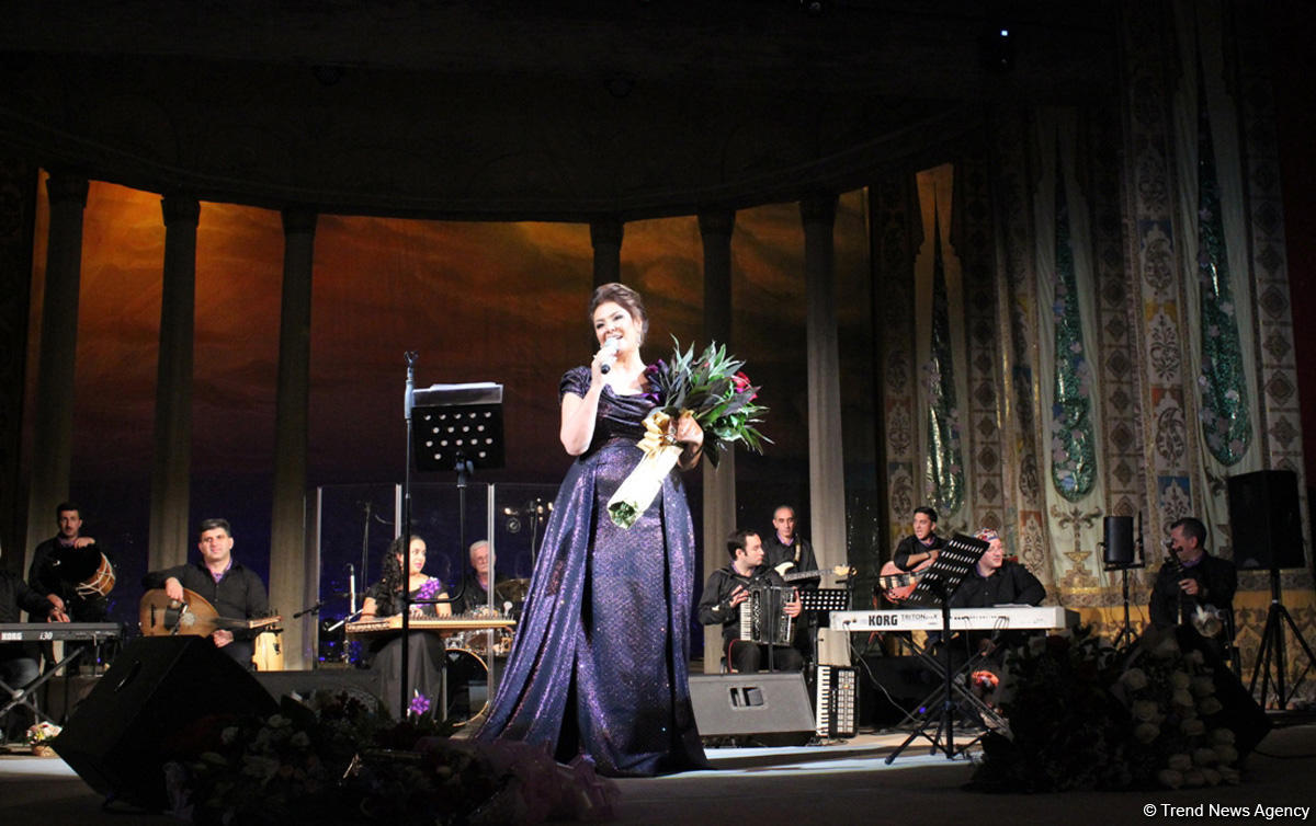 "Осенняя любовь": Потрясающий концерт Гюлюстан Алиевой (ФОТО)