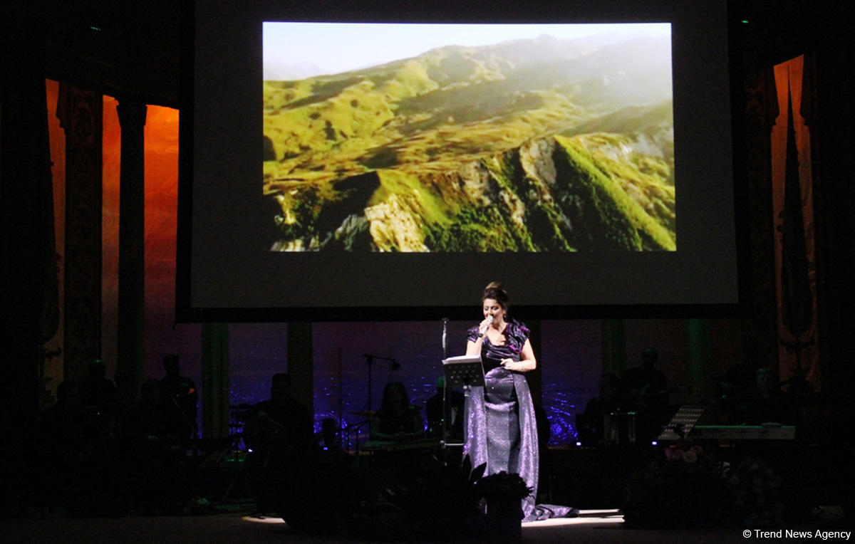 "Осенняя любовь": Потрясающий концерт Гюлюстан Алиевой (ФОТО)