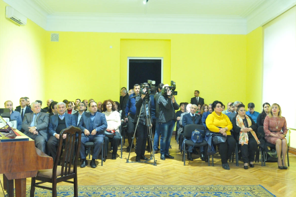 Народные песни, теснифы и мугамы: презентация проекта Тейюба Асланова (ФОТО)