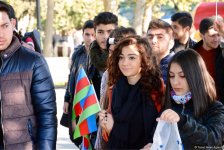 В Баку состоялось шествие, посвященное Дню Государственного флага   (ФОТО)